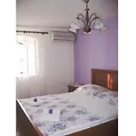 House Antun Semesterbostad
