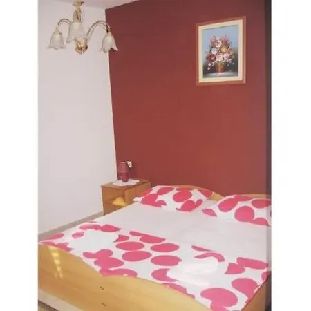 House Antun בית נופש סלאנו