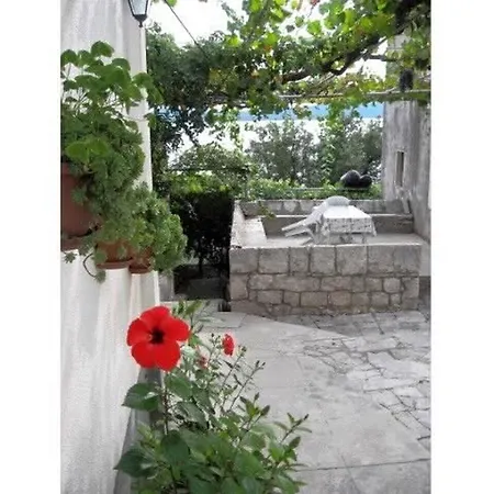 בית נופש House Antun